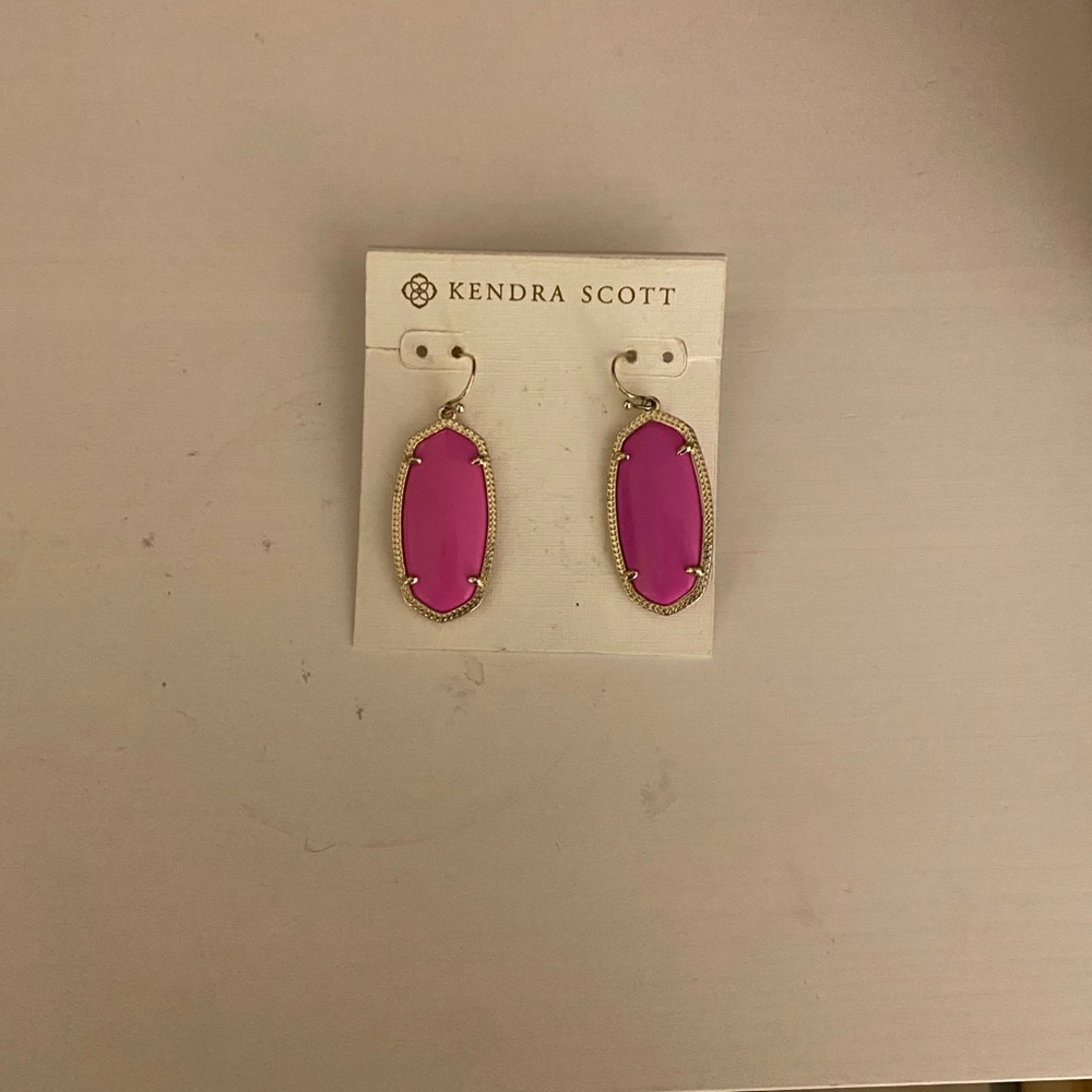 Kendra Scott Dani drop hot pink earrings
